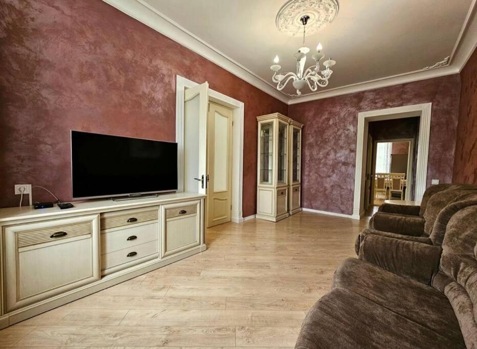 Luxury Apartment In The Center Chişinău Eksteriør billede