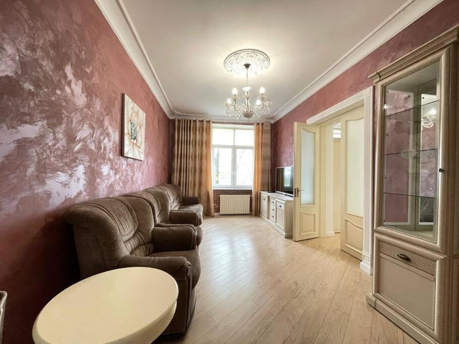 Luxury Apartment In The Center Chişinău Eksteriør billede